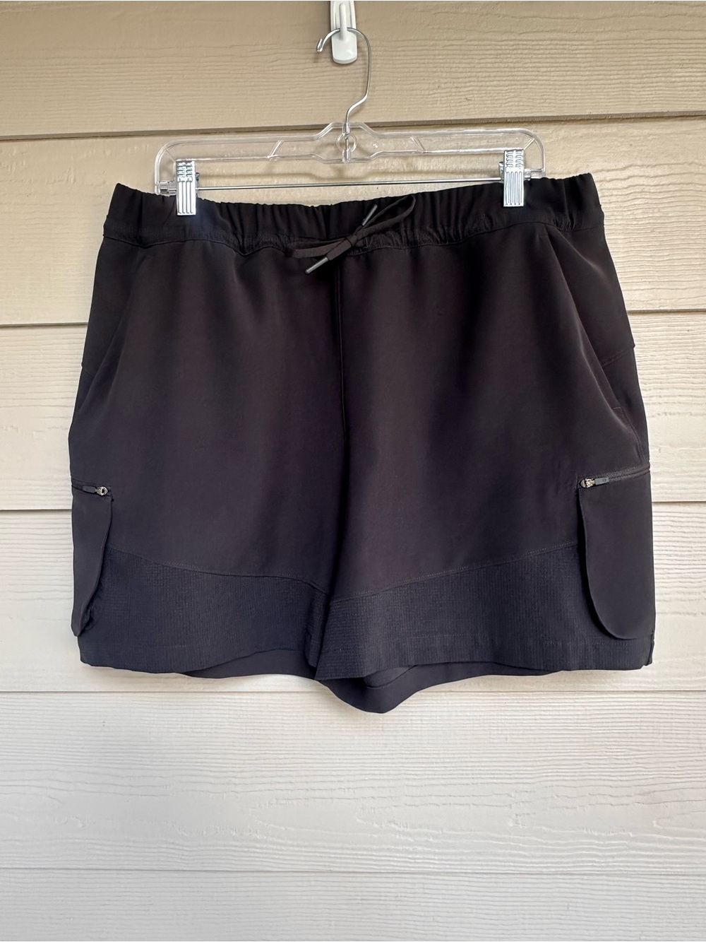 Lululemon On The Fly Women's Black Athletic Shorts Moonphase Size 14 (B46)